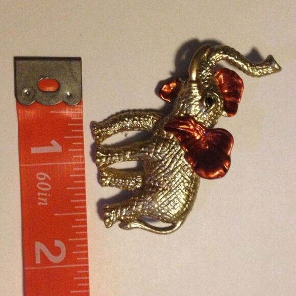 (L1) Elephant Brooch - Picture 3 of 5